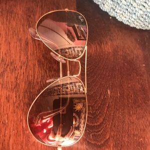 Ray ban sunglasses!! Super cute